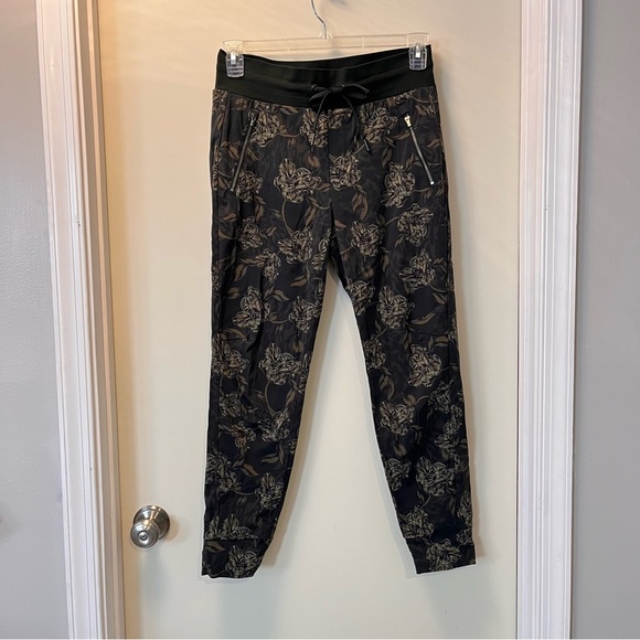 Athleta Green Floral Ankle Pants - Picture 10 of 14